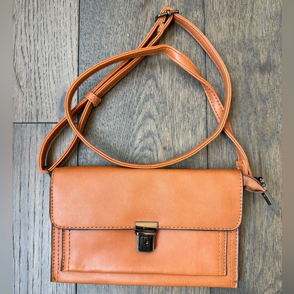 Isabelle Handbags - Isabelle Tan Vegan Leather Crossbody Bag